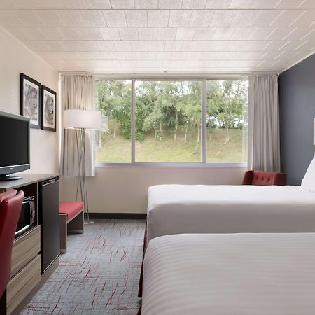 Ramada By Wyndham Uniontown Hotell Exteriör bild
