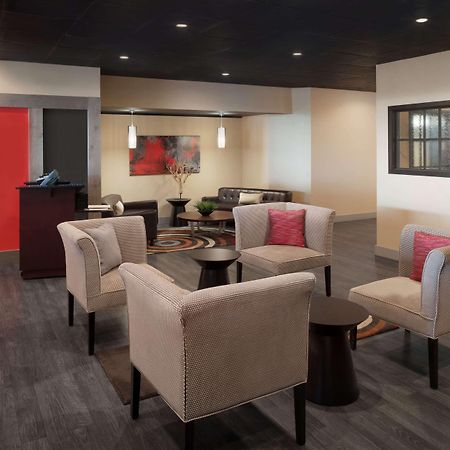 Ramada By Wyndham Uniontown Hotell Exteriör bild