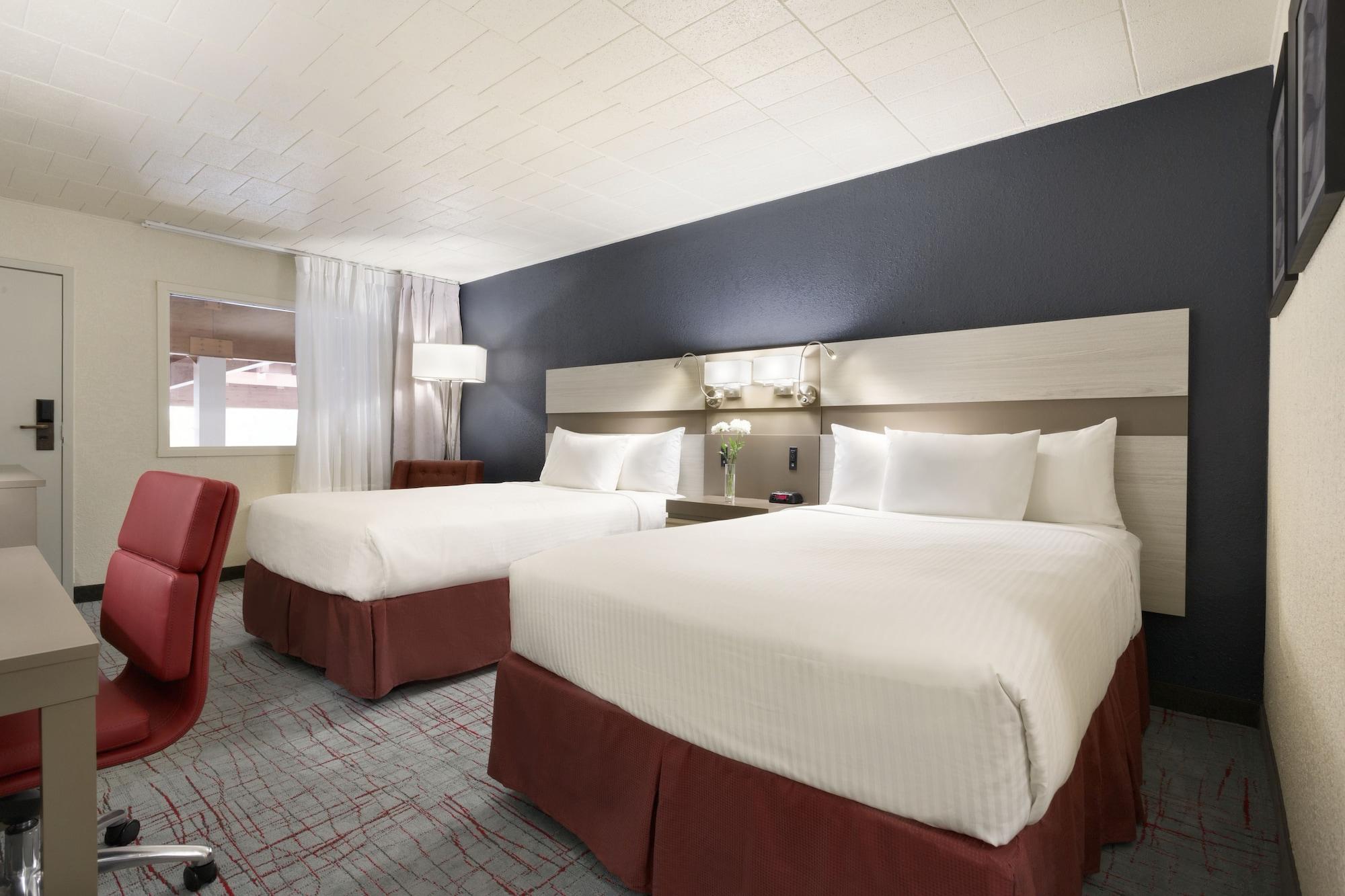 Ramada By Wyndham Uniontown Hotell Exteriör bild