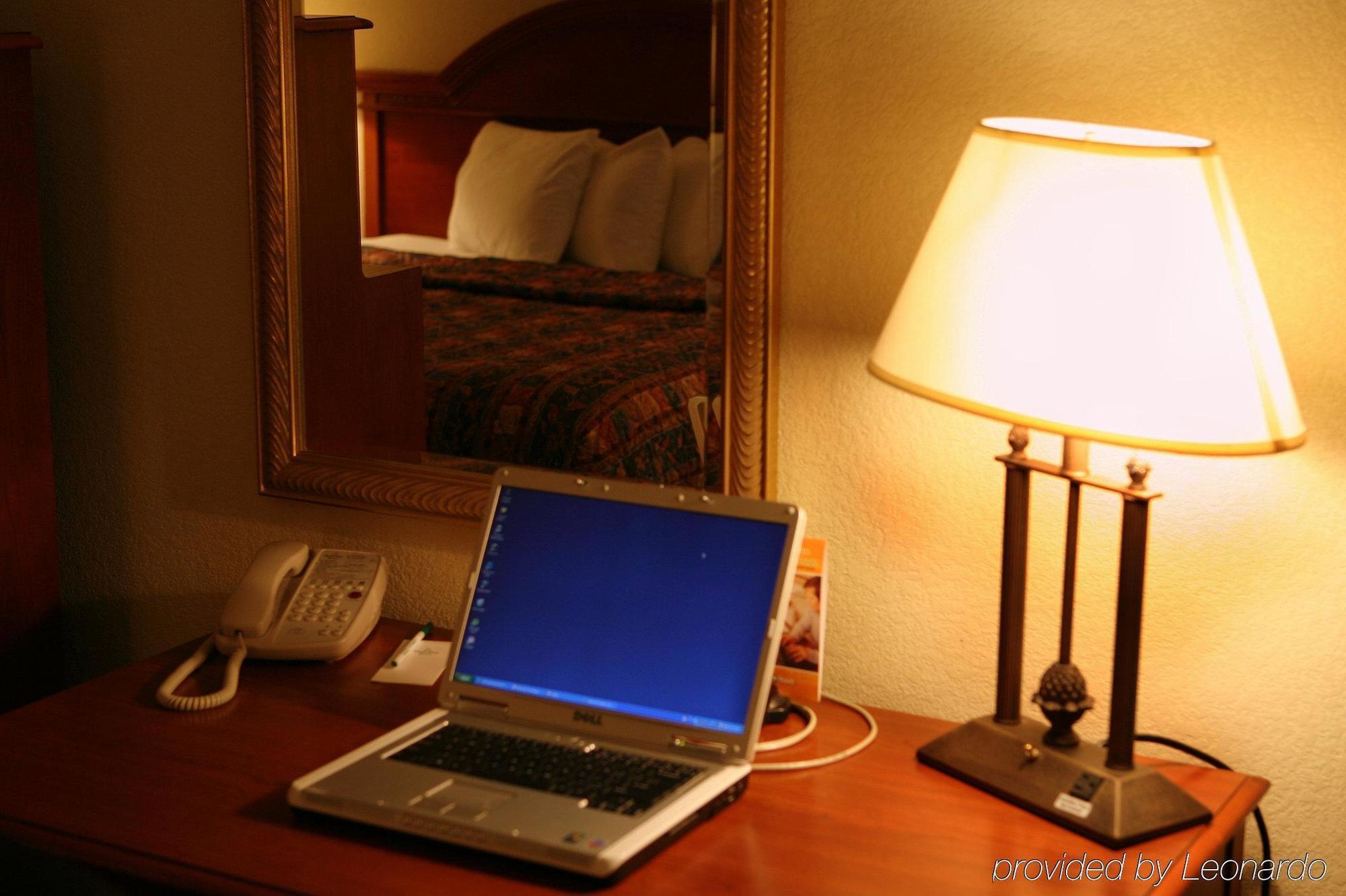 Ramada By Wyndham Uniontown Hotell Rum bild