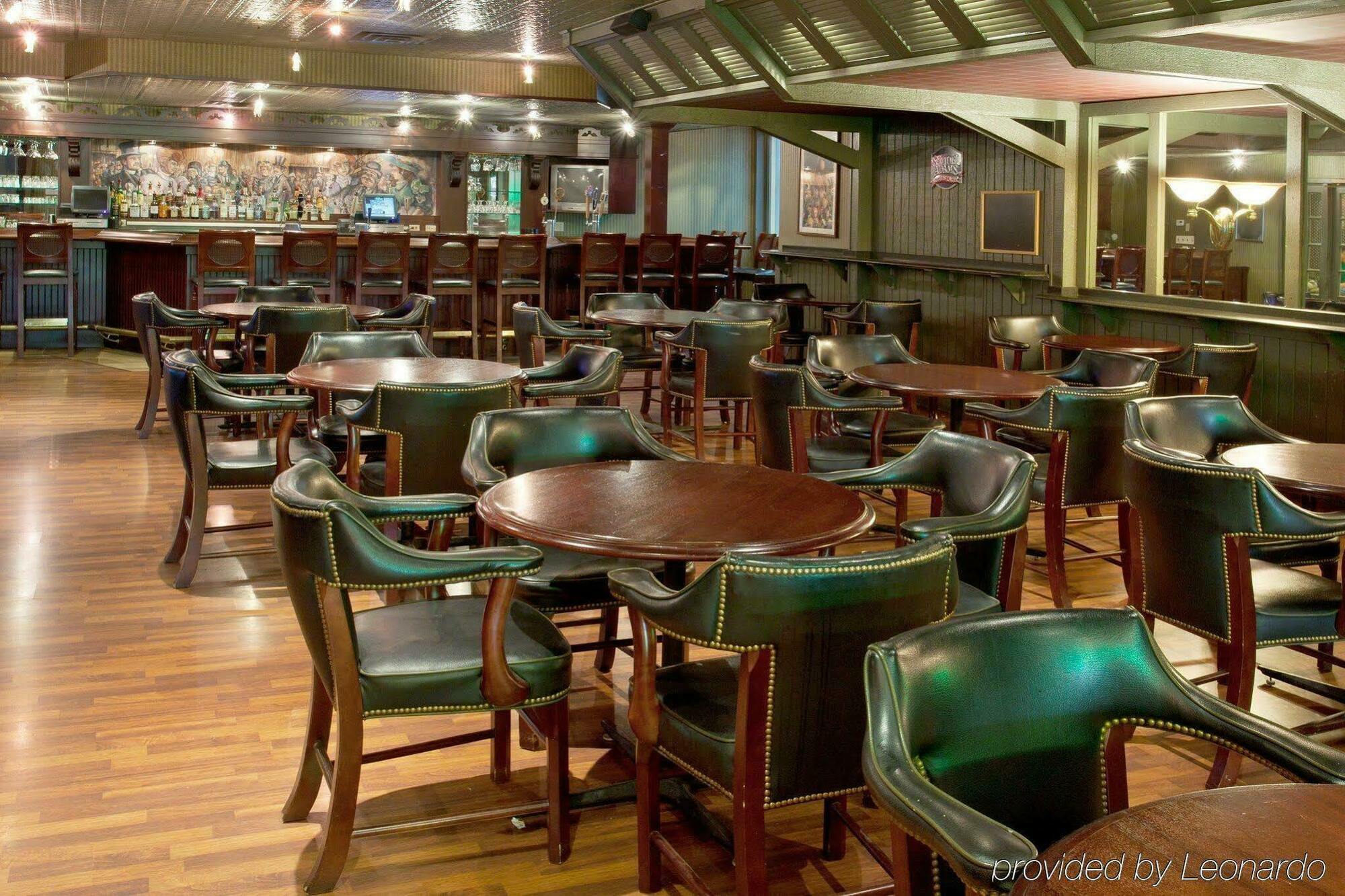 Ramada By Wyndham Uniontown Hotell Restaurang bild